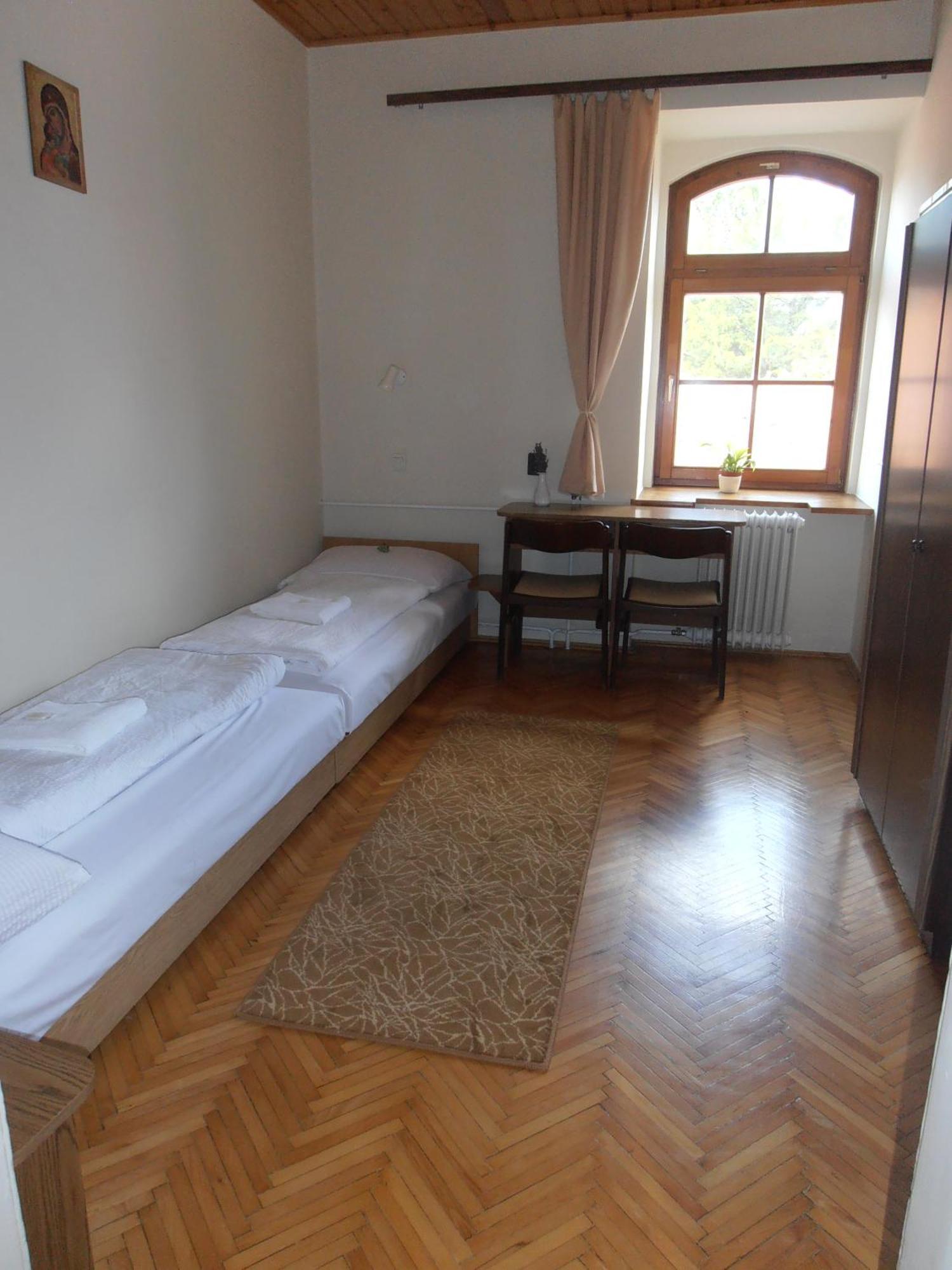 Hostel Martineum Felnottkepzo Akademia Szombathely Zimmer foto