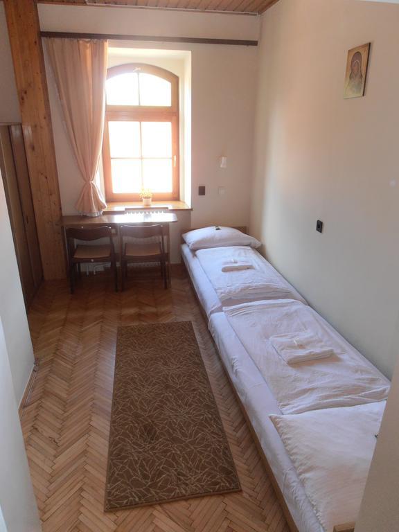 Hostel Martineum Felnottkepzo Akademia Szombathely Zimmer foto